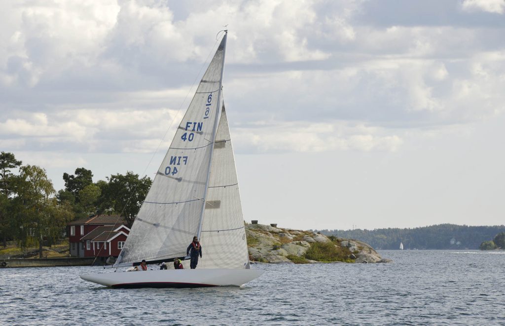 Saltis Racet 32